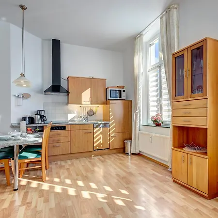 Frieda 6 Apartment