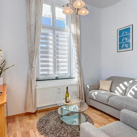 Frieda 6 Apartment *